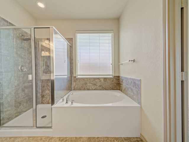 920 Macaw Way, Desoto, TX 75115