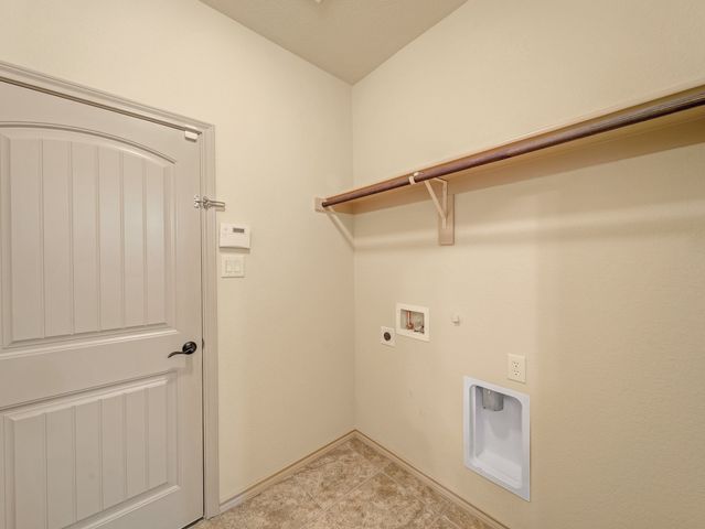 920 Macaw Way, Desoto, TX 75115