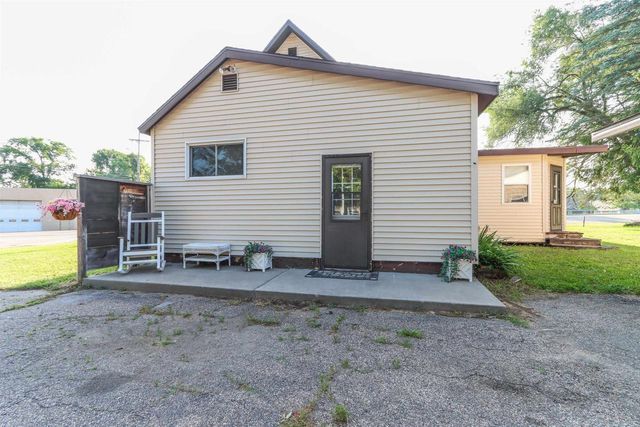 1404 CHURCHILL STREET, Waupaca, WI 54981