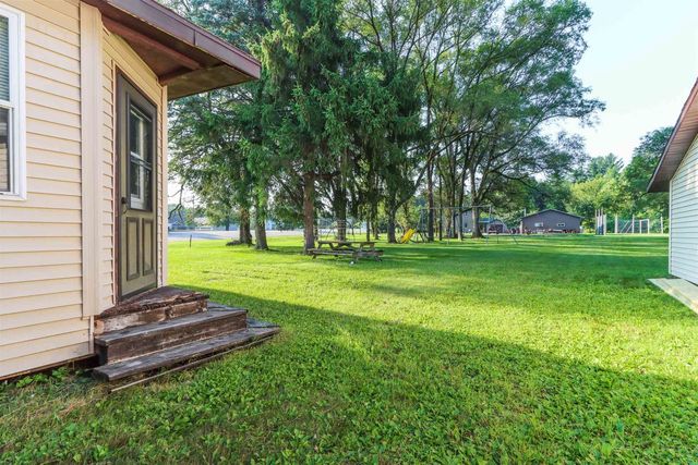1404 CHURCHILL STREET, Waupaca, WI 54981