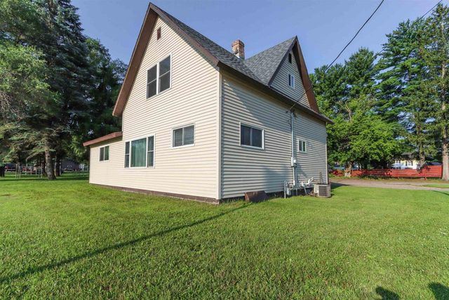 1404 CHURCHILL STREET, Waupaca, WI 54981