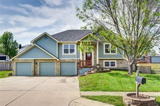 707 E 18th Street, Kearney, MO 64060