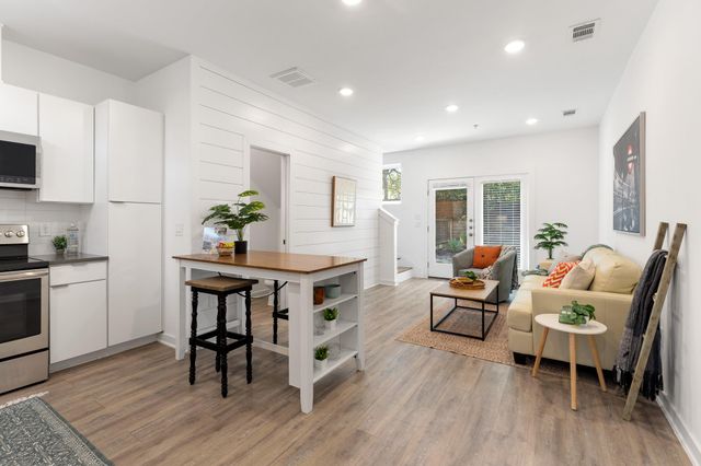 5924 S Congress Ave 85, Austin, TX 78745