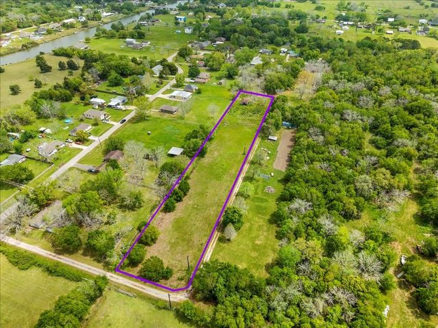 8011 Custer Street, Hitchcock, TX 77563