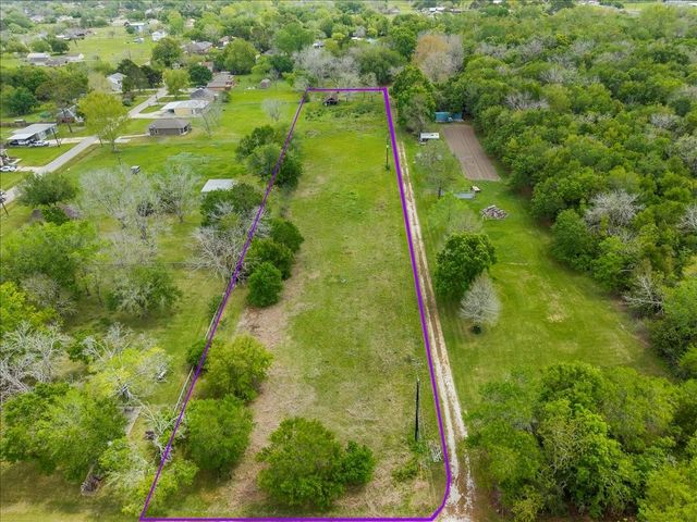 8011 Custer Street, Hitchcock, TX 77563