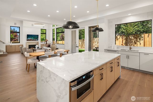 12606 NE 102nd Place, Kirkland, WA 98033