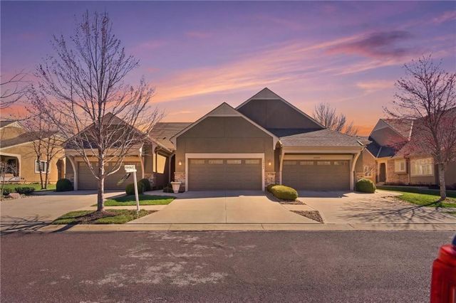 15703 Lowell Lane, Overland Park, KS 66223