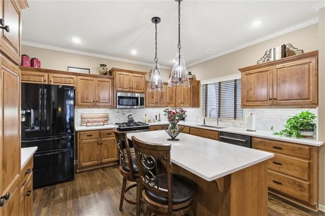 15703 Lowell Lane, Overland Park, KS 66223