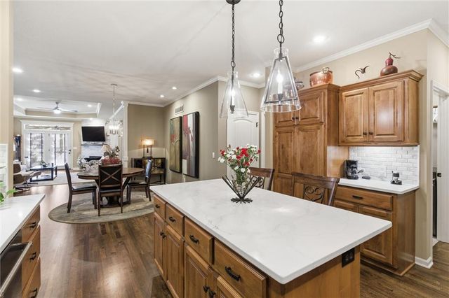 15703 Lowell Lane, Overland Park, KS 66223