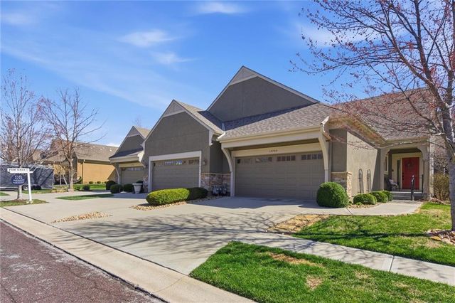 15703 Lowell Lane, Overland Park, KS 66223