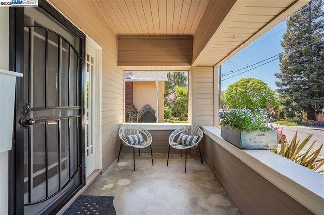 1621 D ST, Hayward, CA 94541