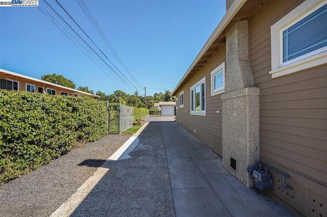 1621 D ST, Hayward, CA 94541