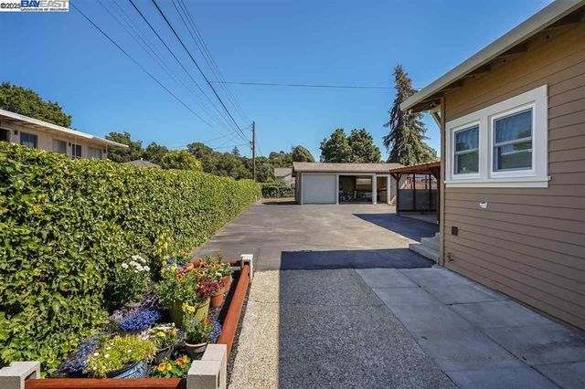 1621 D ST, Hayward, CA 94541