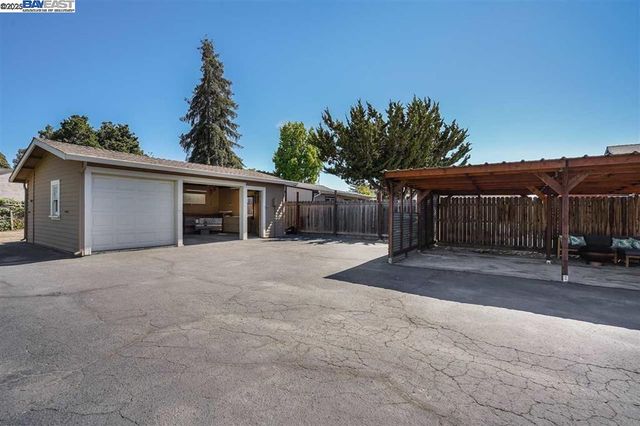 1621 D ST, Hayward, CA 94541