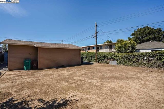 1621 D ST, Hayward, CA 94541