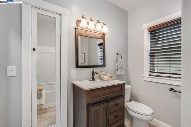 1621 D ST, Hayward, CA 94541