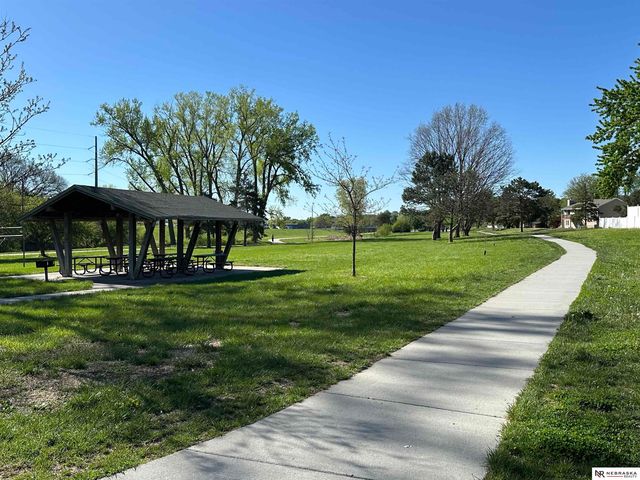 15931 Arbor Circle, Omaha, NE 68130