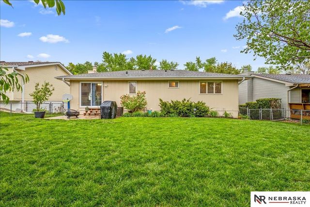 15931 Arbor Circle, Omaha, NE 68130