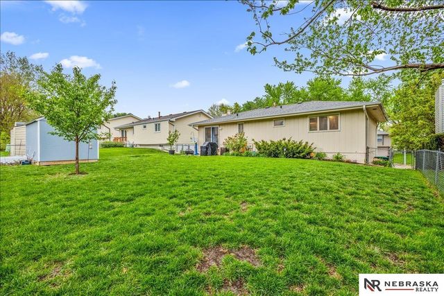 15931 Arbor Circle, Omaha, NE 68130