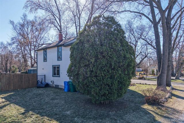 3210 Sell Street, Commerce Twp, MI 48390