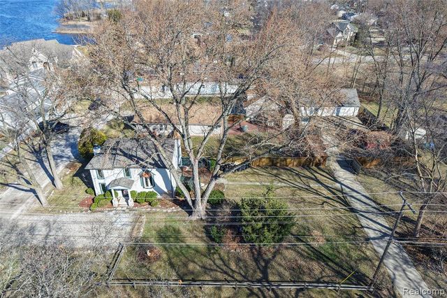 3210 Sell Street, Commerce Twp, MI 48390