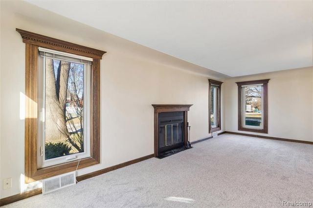 3210 Sell Street, Commerce Twp, MI 48390