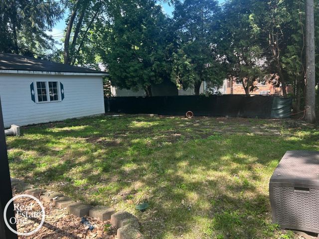 463 Bournemouth Circle, Grosse Pointe Farms, MI 48236