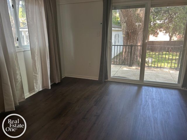 463 Bournemouth Circle, Grosse Pointe Farms, MI 48236
