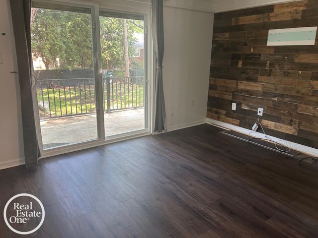 463 Bournemouth Circle, Grosse Pointe Farms, MI 48236