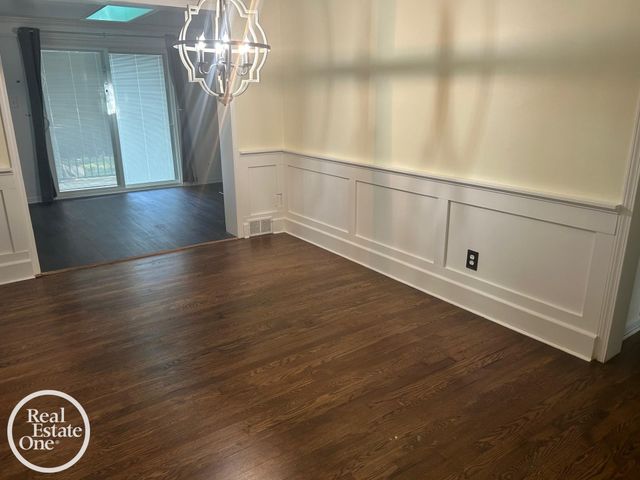 463 Bournemouth Circle, Grosse Pointe Farms, MI 48236