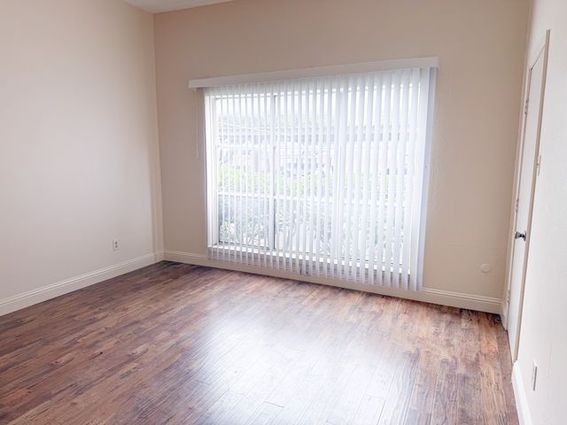 10440 High Hollows Drive 146, Dallas, TX 75230