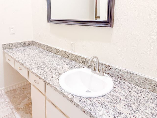 10440 High Hollows Drive 146, Dallas, TX 75230