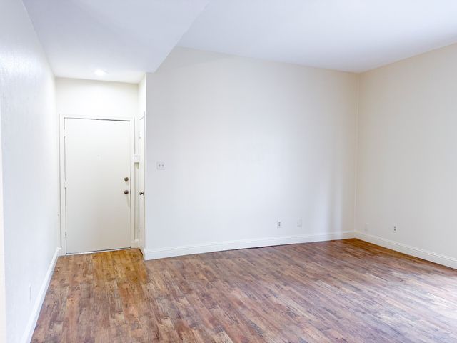 10440 High Hollows Drive 146, Dallas, TX 75230