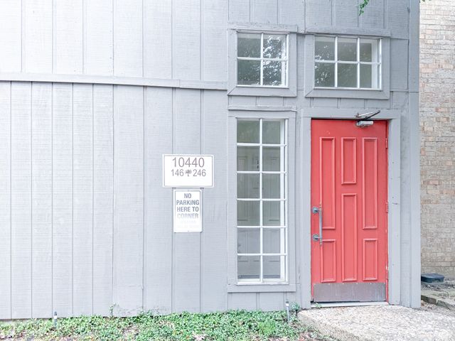 10440 High Hollows Drive 146, Dallas, TX 75230