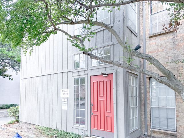10440 High Hollows Drive 146, Dallas, TX 75230