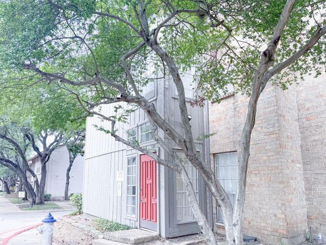 10440 High Hollows Drive 146, Dallas, TX 75230