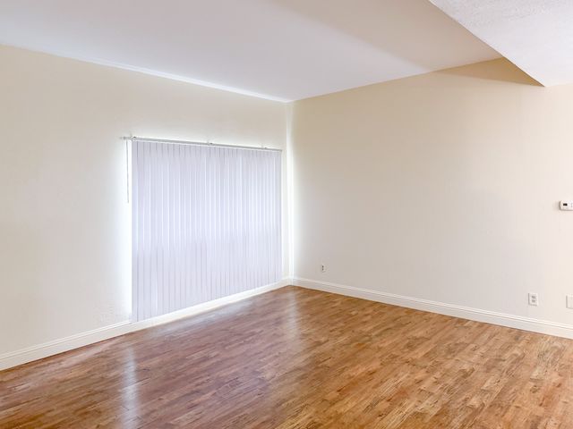 10440 High Hollows Drive 146, Dallas, TX 75230