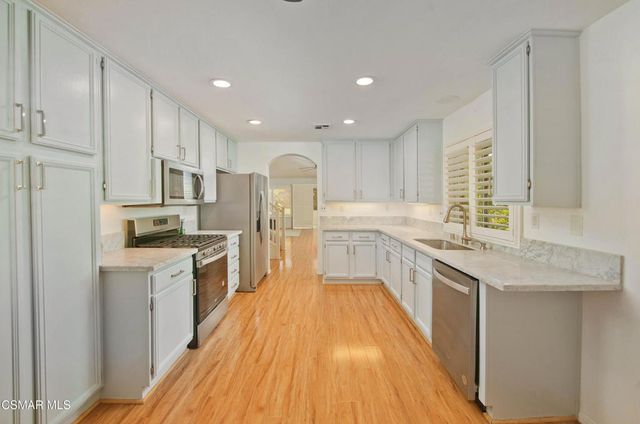 2040 Freesia Avenue, Simi Valley, CA 93063