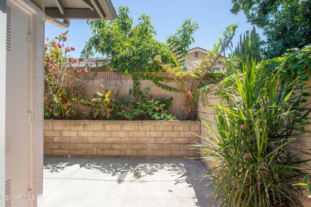 2040 Freesia Avenue, Simi Valley, CA 93063