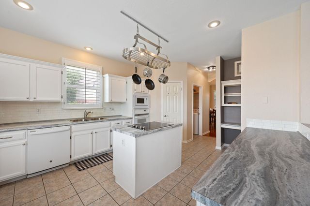 706 Sage CT, Pflugerville, TX 78660