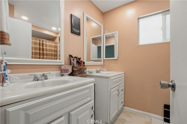 8721 Farralone, West Hills, CA 91304