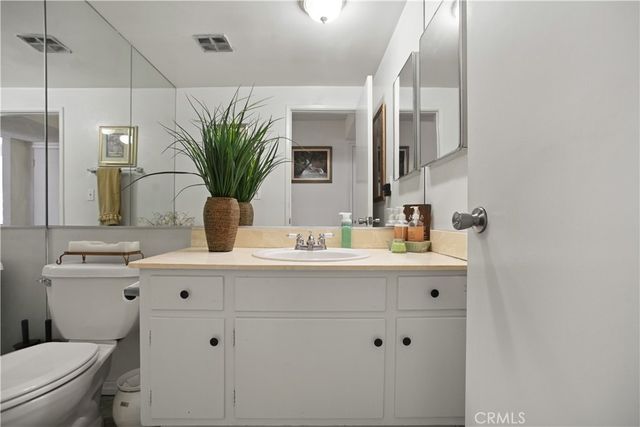 8721 Farralone, West Hills, CA 91304