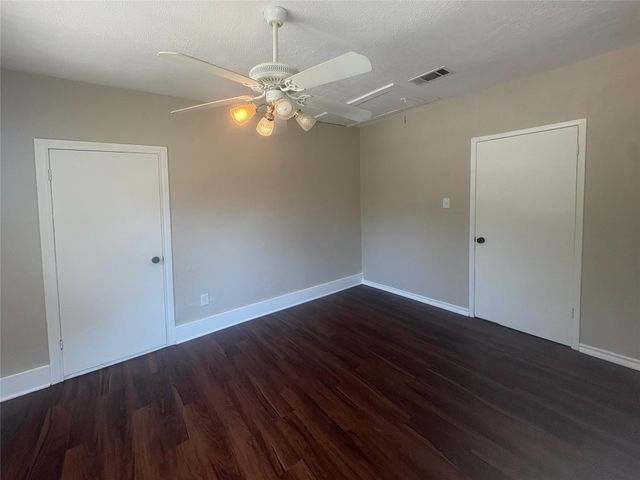225 Sarlee Drive, La Marque, TX 77568