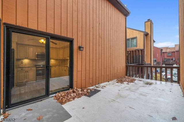 107 Wimbledon Sq, Washington Twp., NJ 07853