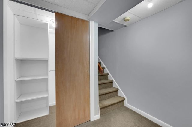 107 Wimbledon Sq, Washington Twp., NJ 07853