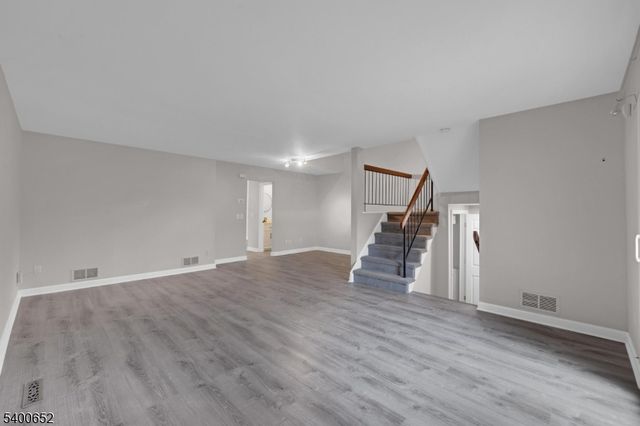 107 Wimbledon Sq, Washington Twp., NJ 07853