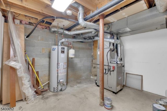 107 Wimbledon Sq, Washington Twp., NJ 07853