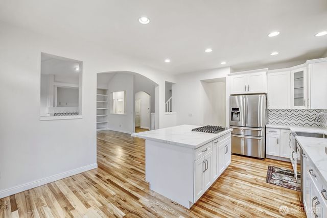 22616 SE 14th Place, Sammamish, WA 98075