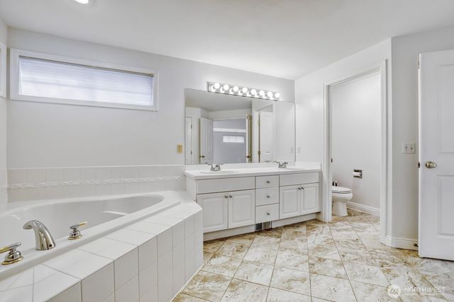 22616 SE 14th Place, Sammamish, WA 98075