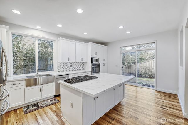 22616 SE 14th Place, Sammamish, WA 98075